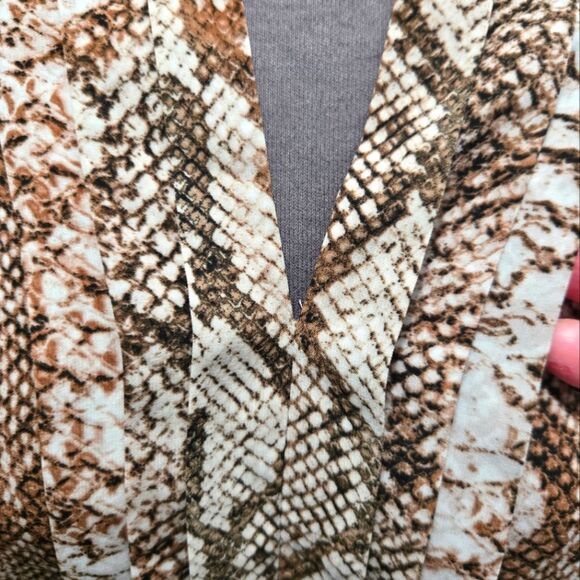 EC CALVIN KLEIN SNAKE PRINT BLOUSE SZ.M - Picture 3 of 4